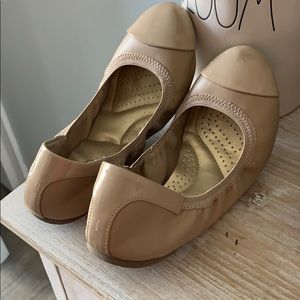 Women's Scrunch Flat